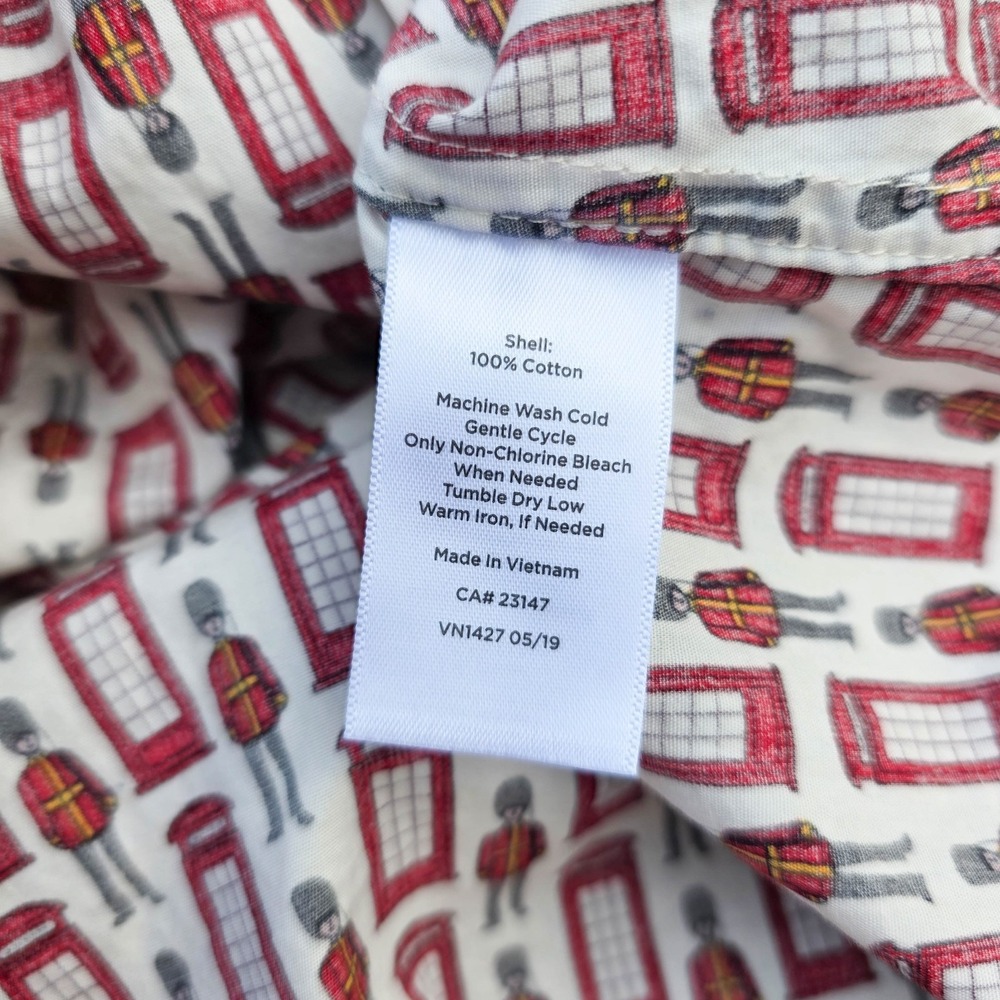 Talbots Petite London Print Shirt Red Phone Booth Guards Novelty Cotton ButtonUp - Picture 7 of 7